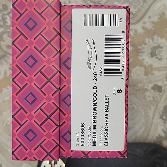 Tory Burch- Great condition! - Picture 5 of 5